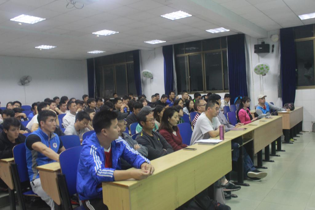 图一 会议现场(杨胜军摄)