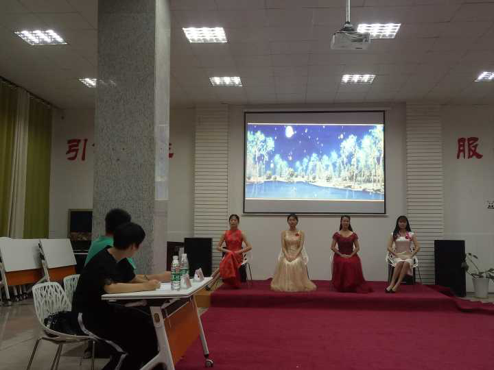 比赛现场(王澳伦摄)