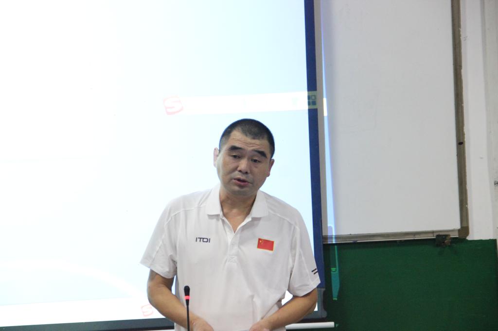 图二 肖松书记致辞(刘杨乐摄)